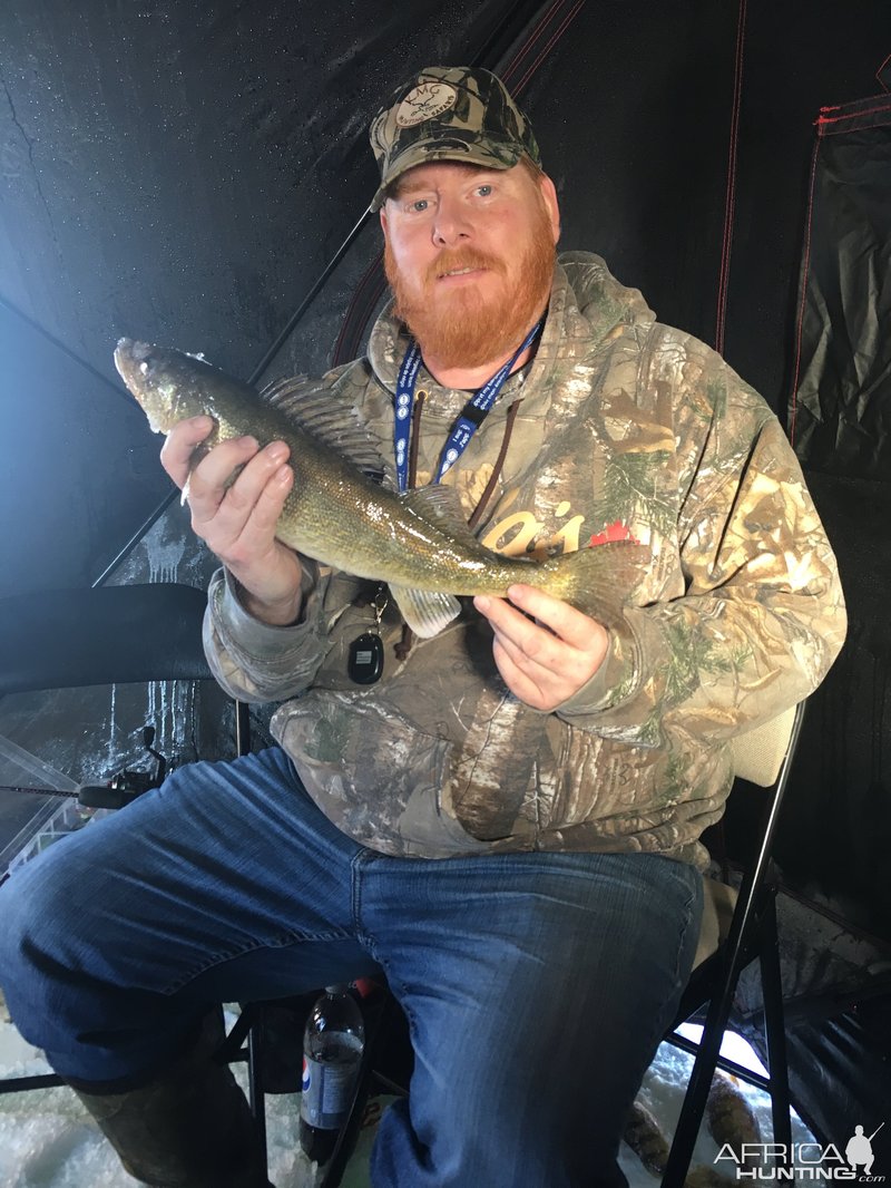 Best ice fishing live game in Canada Best ice fishing live game in Canada